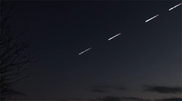 遇地磁暴40颗星链卫星被摧毁：碎片宛如流星雨划过夜空