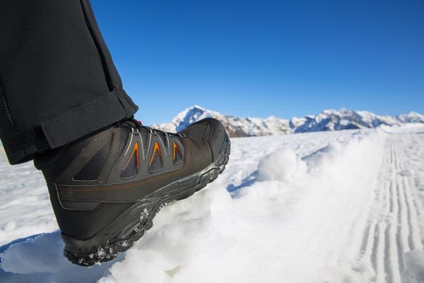 国内户外鞋品牌十大排名榜（登山品牌十大排行榜）